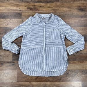 BKE Womens Shirt Large Blue Striped Lightweight Cotton Relaxed Button Up